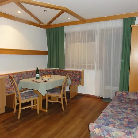 Haus Raetia Apartment Serfaus Room photo