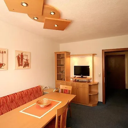 Haus Raetia Apartment Serfaus Room photo