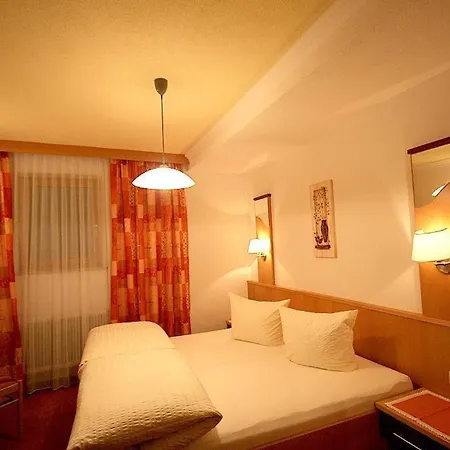 Haus Raetia Apartment Serfaus Room photo